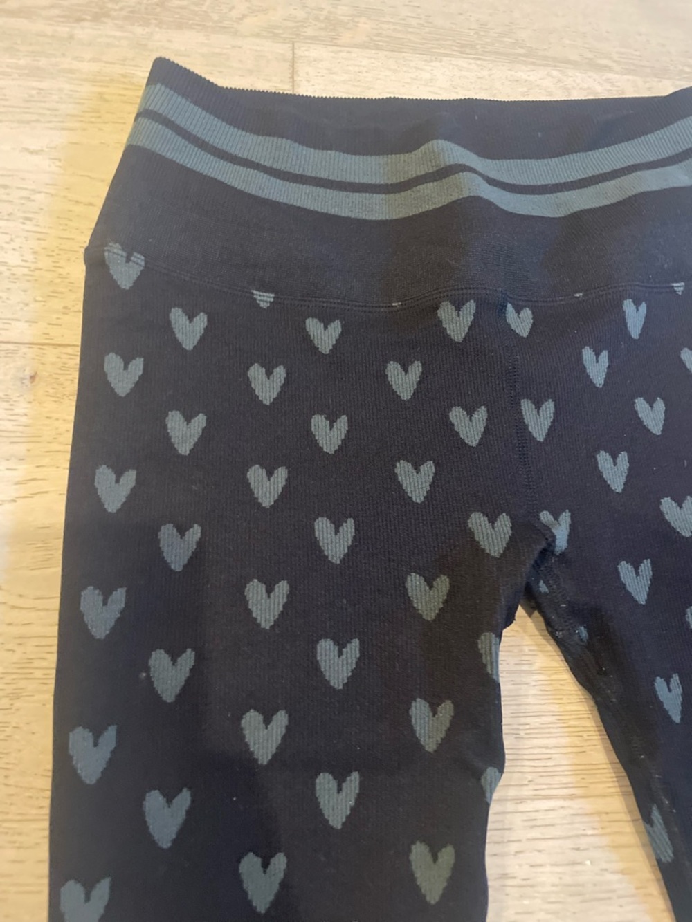 Spiritual Gangster Jacquard Sculpt Hearts Leggings M/L Black
